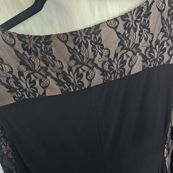 CHAPS Classic Lace Overlay Ruched Front Lined Mini Dress - Picture 5 of 8